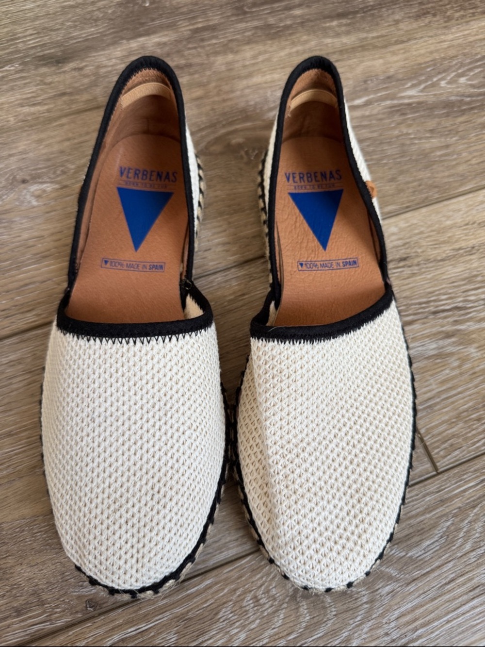 VERBENAS Cream Espadrille Slip-On Flats with Black Trim Sz 39